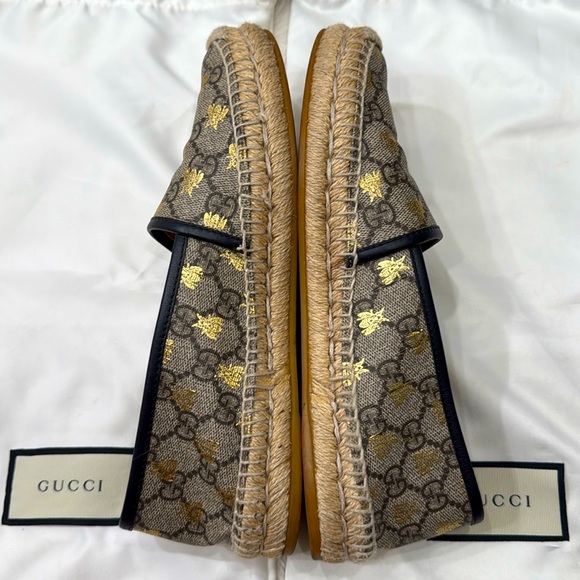 GUCCI GG Supreme Bee Espadrilles - Picture 9 of 15